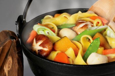 画像1: 国産かぼちゃ粉使用 かぼちゃのほうとう 生麺 4人前（みそ付）